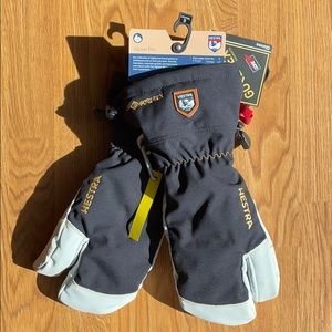 Hestra army leather gore-Tex 3 finger glove